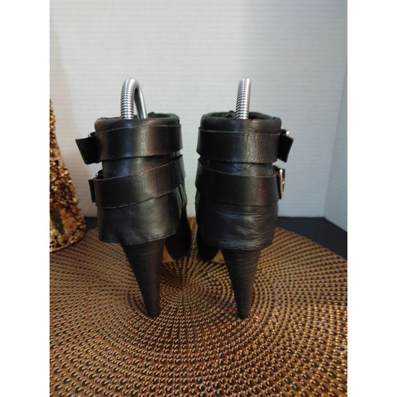 Vince Camuto Leather Ankle Booties Size 6.5B - Picture 5 of 7